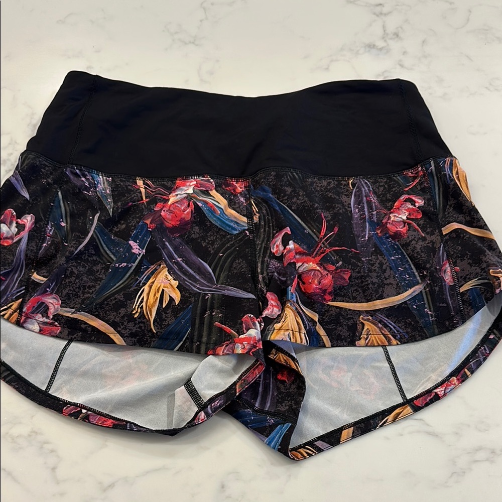 Lululemon Speed Up Short 2.5” High Rise Size 6- Worn 1x